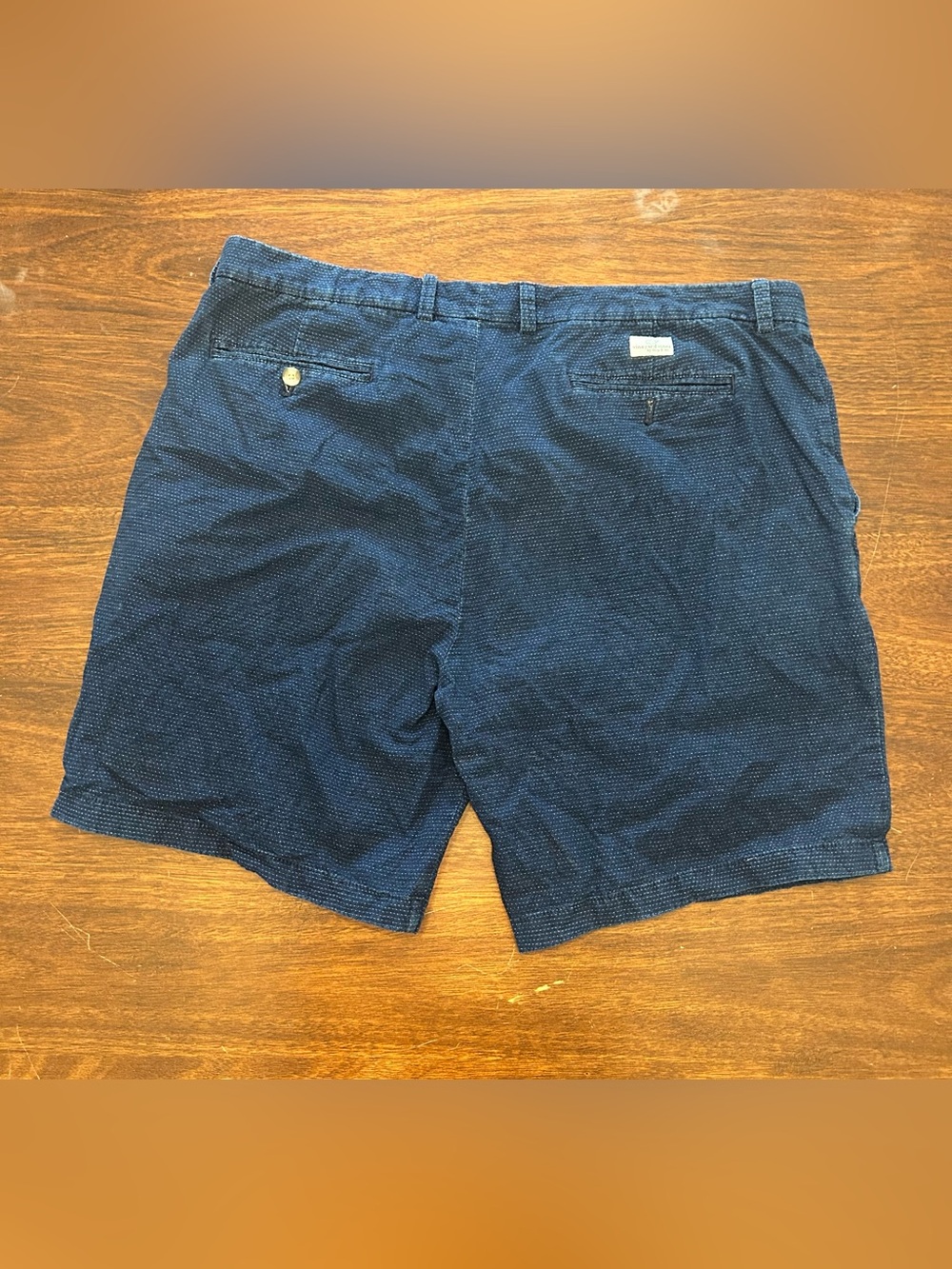 Vineyard Vines Men's Dark Navy Textured Flat Front Shorts - Picture 3 of 3